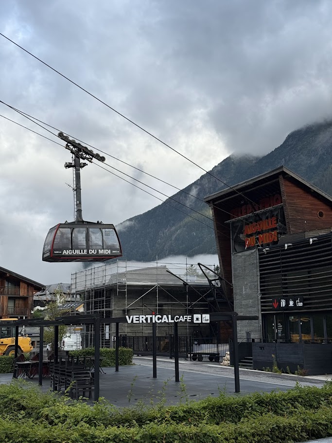 케이블카와 산 풍경